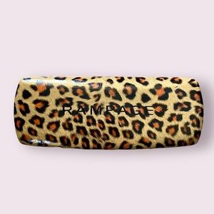 Vintage Rampage Leopard Print Hard Clam
Shell Felt Lined Sun Glasses Case
